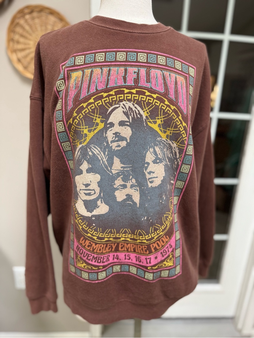 Pink Floyd Wembley Empire Pool 1974 Graphic Crewneck Sweatshirt Band Graphic M
